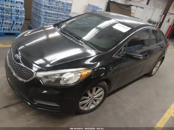 KNAFX4A60G5461693 — 2016 Kia Forte, фото 2 с аукциона IAAI, Передняя часть справа