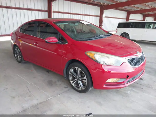 KNAFZ4A82G5554937 — 2016 Kia Forte, Передняя часть слева (Left Front), фото до ремонта