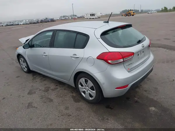 KNAFK5A82G5657169 — 2016 Kia Forte, фото 3 с аукциона IAAI, Передняя часть