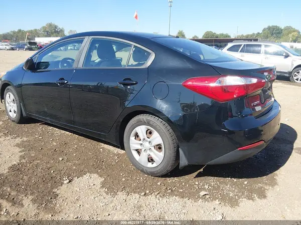 KNAFK4A6XG5611923 — 2016 Kia Forte, фото 3 с аукциона IAAI, Правый бок