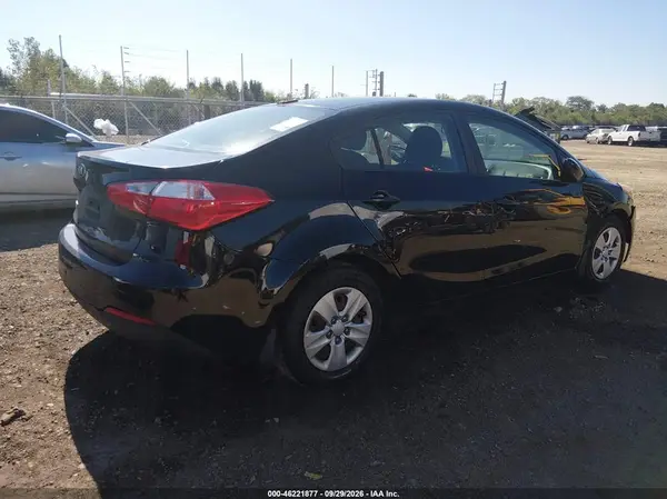 KNAFK4A6XG5611923 — 2016 Kia Forte, фото 4 с аукциона IAAI, Правый бок