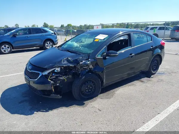 KNAFX4A62G5555834 — 2016 Kia Forte, фото 2 с аукциона IAAI, Передняя часть слева