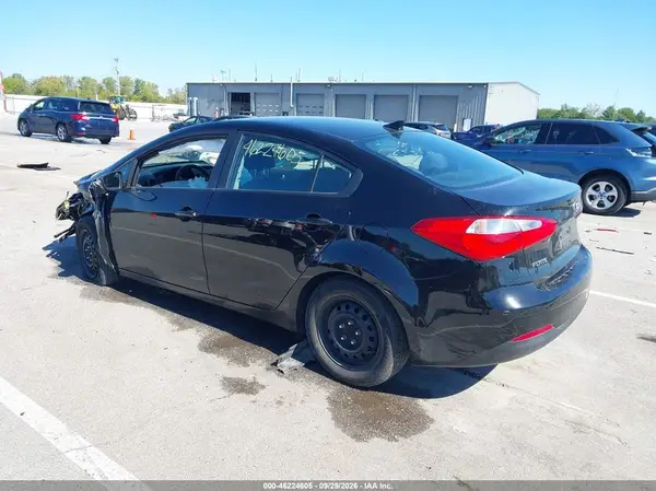 KNAFX4A62G5555834 — 2016 Kia Forte, фото 3 с аукциона IAAI, Передняя часть слева
