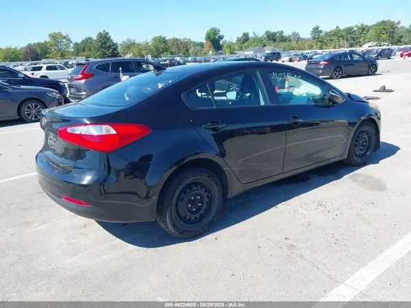 KNAFX4A62G5555834 — 2016 Kia Forte, фото 4 с аукциона IAAI, Передняя часть слева