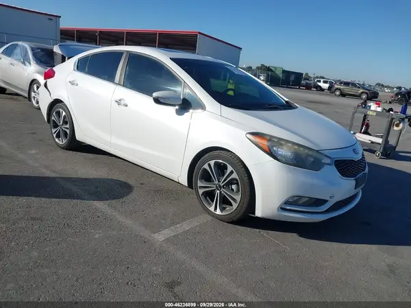 KNAFZ4A82G5522201 — 2016 Kia Forte, Задняя часть (Rear), фото до ремонта