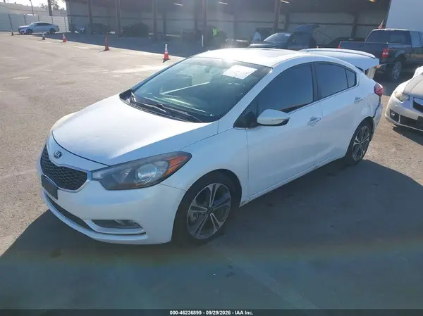 KNAFZ4A82G5522201 — 2016 Kia Forte, фото 2 с аукциона IAAI, Задняя часть
