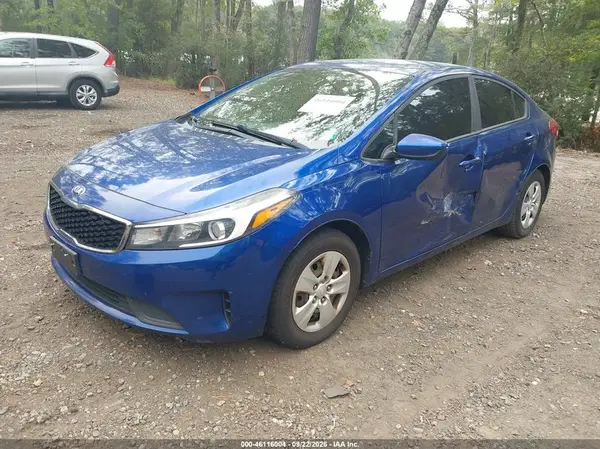 3KPFK4A7XHE011906 — 2017 Kia Forte, фото 2 с аукциона IAAI, Левый бок