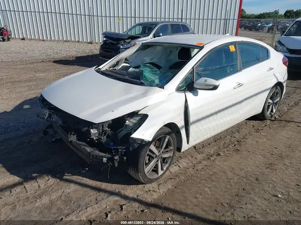 3KPFL4A85HE004500 — 2017 Kia Forte, фото 2 с аукциона IAAI, Передняя часть