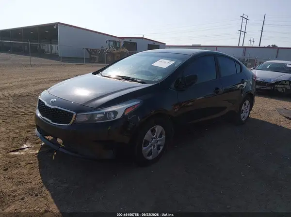 3KPFK4A72HE032720 — 2017 Kia Forte, фото 2 с аукциона IAAI 07.10.2026, Передняя часть справа