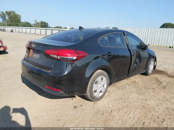 3KPFK4A72HE032720 — 2017 Kia Forte, фото 4 с аукциона IAAI 07.10.2026, Передняя часть справа