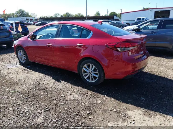 3KPFL4A75HE040470 — 2017 Kia Forte, фото 3 с аукциона IAAI 14.10.2026, Передняя часть справа