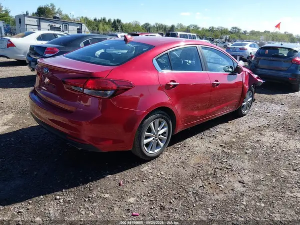 3KPFL4A75HE040470 — 2017 Kia Forte, фото 4 с аукциона IAAI 14.10.2026, Передняя часть справа