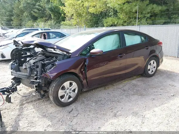 3KPFK4A7XHE158209 — 2017 Kia Forte, фото 2 с аукциона IAAI 14.10.2026, Передняя часть