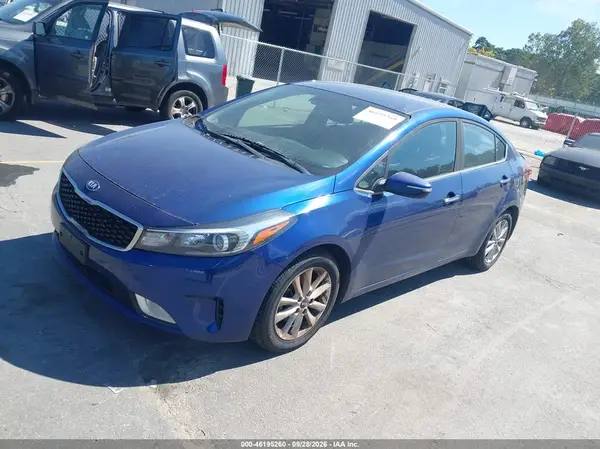 3KPFL4A77HE142384 — 2017 Kia Forte, фото 2 с аукциона IAAI 08.10.2026, Естественный износ