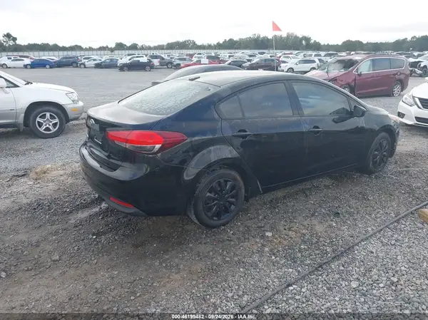 3KPFK4A72HE095879 — 2017 Kia Forte, фото 4 с аукциона IAAI, Передняя часть