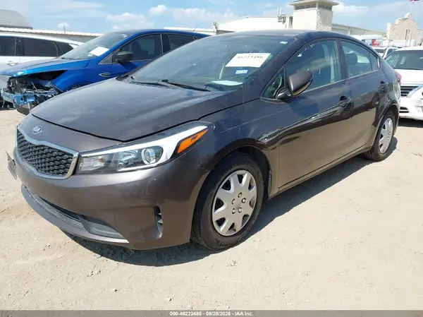 3KPFK4A76HE137616 — 2017 Kia Forte, фото 2 с аукциона IAAI, Правый бок