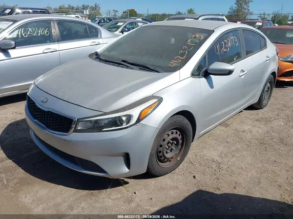 3KPFK4A71HE086378 — 2017 Kia Forte, фото 2 с аукциона IAAI 09.10.2026, Естественный износ