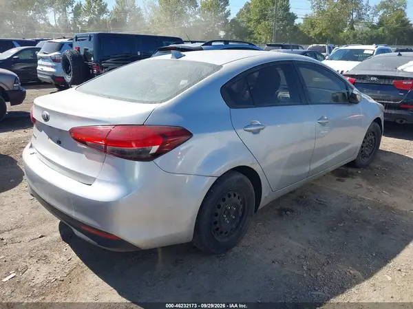 3KPFK4A71HE086378 — 2017 Kia Forte, фото 4 с аукциона IAAI 09.10.2026, Естественный износ