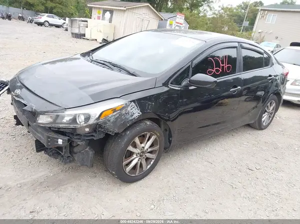 3KPFL4A73HE066954 — 2017 Kia Forte, фото 2 с аукциона IAAI 13.10.2026, Естественный износ