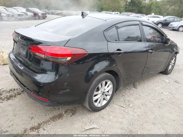3KPFL4A73HE066954 — 2017 Kia Forte, фото 4 с аукциона IAAI 13.10.2026, Естественный износ