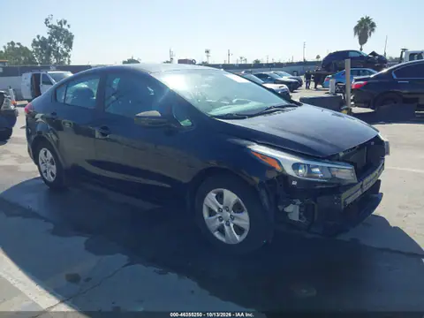 3KPFK4A75HE117132 — 2017 Kia Forte, Передняя часть, фото до ремонта