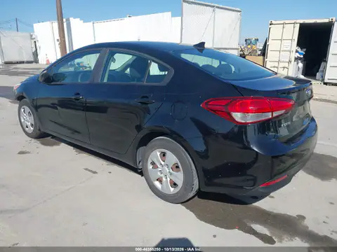 2017 Kia Forte Lx VIN 3KPFK4A75HE117132 фото 4