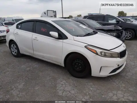 3KPFK4A75HE028046 — 2017 Kia Forte, фото 2 с аукциона IAAI, Передняя часть слева