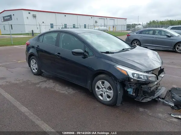 3KPFK4A79JE262549 — 2018 Kia Forte, Передняя часть (Front), фото до ремонта