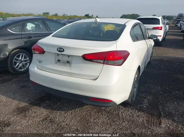 3KPFL4A7XJE259477 — 2018 Kia Forte, фото 4 с аукциона IAAI 29.09.2026, Правый бок