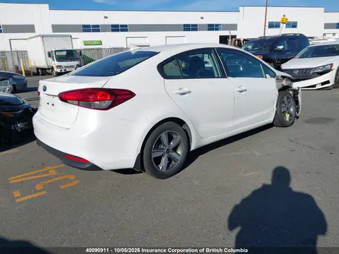 2018 KIA Forte VIN 3KPFL4A7XJE255445 фото 4