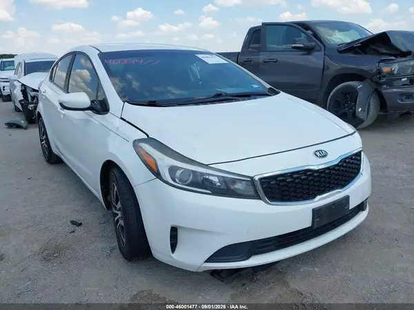 3KPFK4A75JE243657 — 2018 Kia Forte, Левый бок (Left Side), фото до ремонта