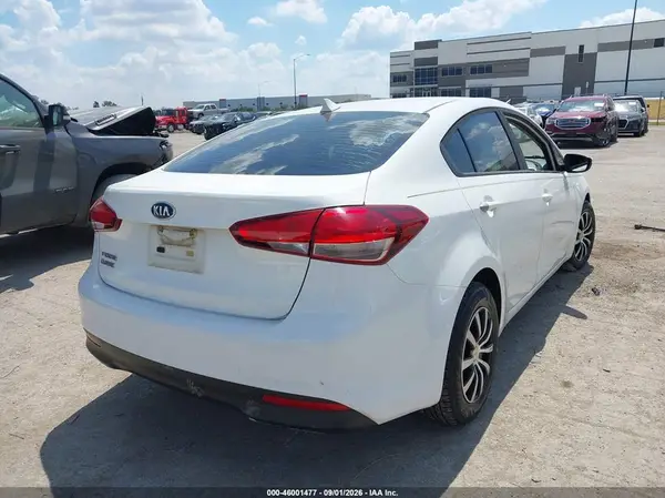 3KPFK4A75JE243657 — 2018 Kia Forte, фото 4 с аукциона IAAI 14.10.2026, Левый бок