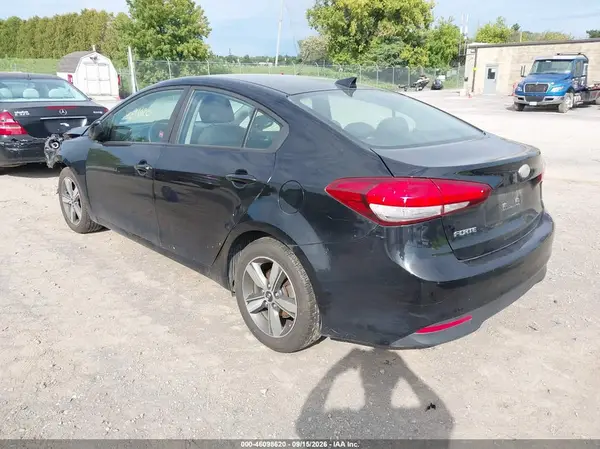 3KPFL4A79JE173352 — 2018 Kia Forte, фото 3 с аукциона IAAI 14.10.2026, Передняя часть