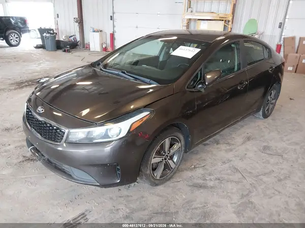 3KPFL4A73JE192284 — 2018 Kia Forte, фото 2 с аукциона IAAI 13.10.2026, Естественный износ