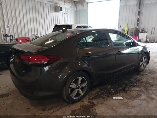 3KPFL4A73JE192284 — 2018 Kia Forte, фото 4 с аукциона IAAI 13.10.2026, Естественный износ