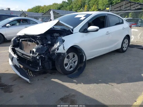 3KPFL4A77JE235069 — 2018 Kia Forte, фото 2 с аукциона IAAI, Передняя часть