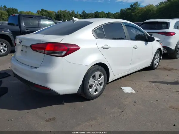 3KPFL4A77JE235069 — 2018 Kia Forte, фото 4 с аукциона IAAI, Передняя часть
