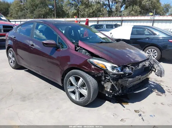 3KPFL4A74JE166793 — 2018 Kia Forte, Передняя часть (Front End), фото до ремонта