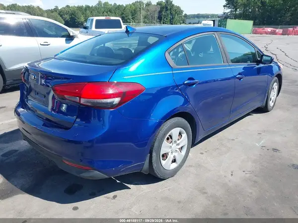 3KPFK4A75JE257977 — 2018 Kia Forte, фото 4 с аукциона IAAI, Задняя часть слева