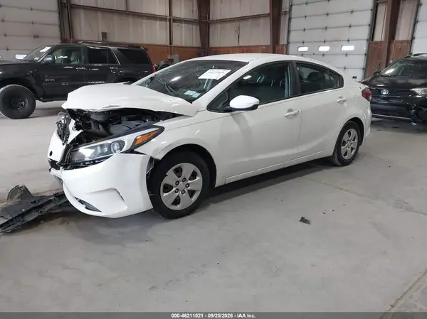 3KPFK4A71JE167578 — 2018 Kia Forte, фото 2 с аукциона IAAI, Передняя часть