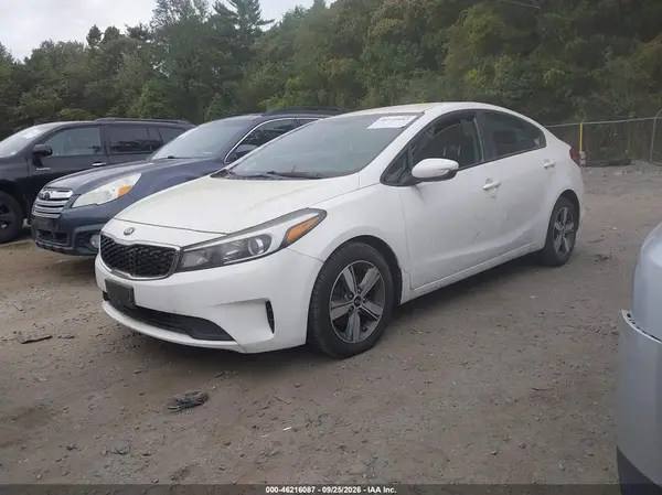 3KPFL4A75JE200658 — 2018 Kia Forte, фото 2 с аукциона IAAI, Естественный износ