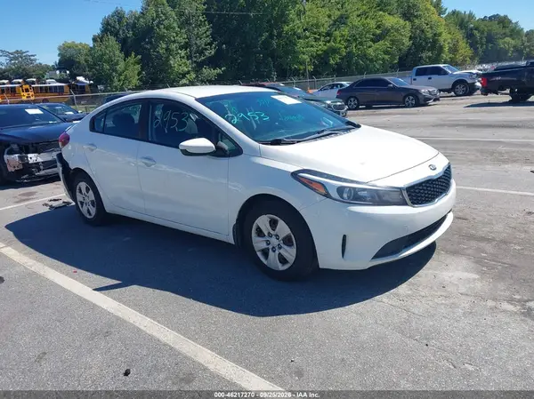 3KPFK4A79JE245573 — 2018 Kia Forte, Задняя часть (Rear), фото до ремонта