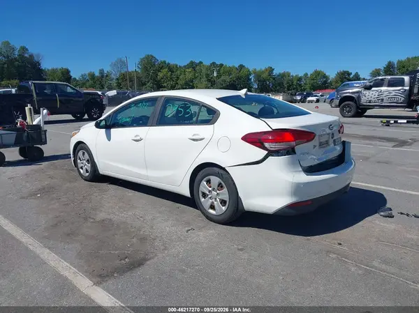 3KPFK4A79JE245573 — 2018 Kia Forte, фото 3 с аукциона IAAI, Задняя часть
