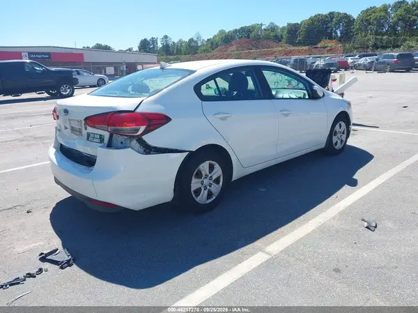 3KPFK4A79JE245573 — 2018 Kia Forte, фото 4 с аукциона IAAI, Задняя часть