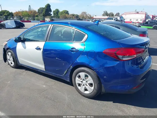 2018 KIA FORTE VIN 3KPFK4A79JE260106 фото 3