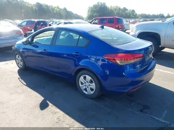 3KPFK4A78JE271596 — 2018 Kia Forte, фото 3 с аукциона IAAI, Передняя часть