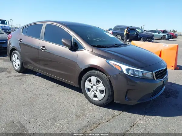 3KPFK4A70JE185120 — 2018 Kia Forte, Передняя часть (Front End), фото до ремонта