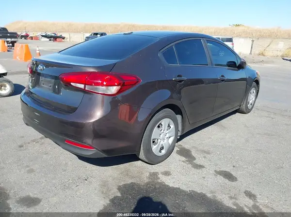 3KPFK4A70JE185120 — 2018 Kia Forte, фото 4 с аукциона IAAI, Передняя часть