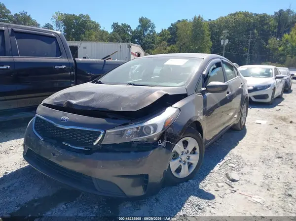 3KPFL4A73JE218463 — 2018 Kia Forte, фото 2 с аукциона IAAI, Передняя часть