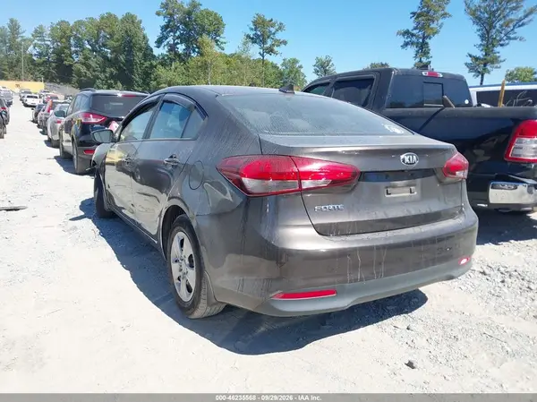 3KPFL4A73JE218463 — 2018 Kia Forte, фото 3 с аукциона IAAI, Передняя часть